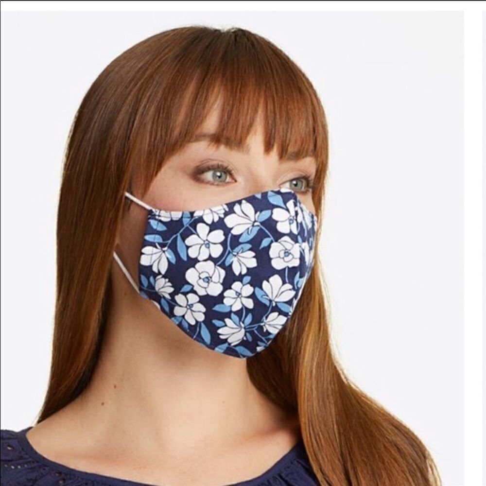 Bundle New Draper James Face Mask & Ipsy Bag